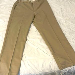 Brand New Haggar Wood To Weekend Khaki Pants comfort waistband 100% Cotton 40x30